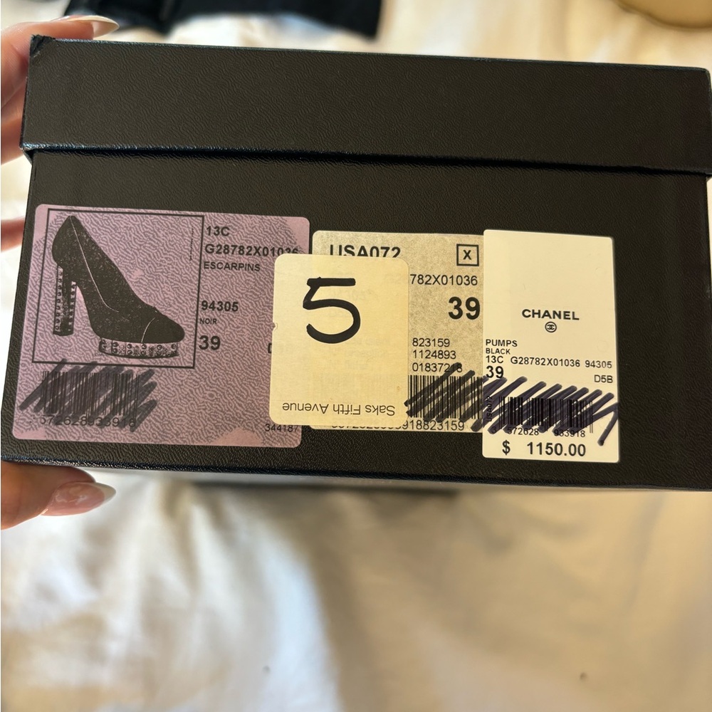 Chanel Black pumps with gold heel - Picture 7 of 7